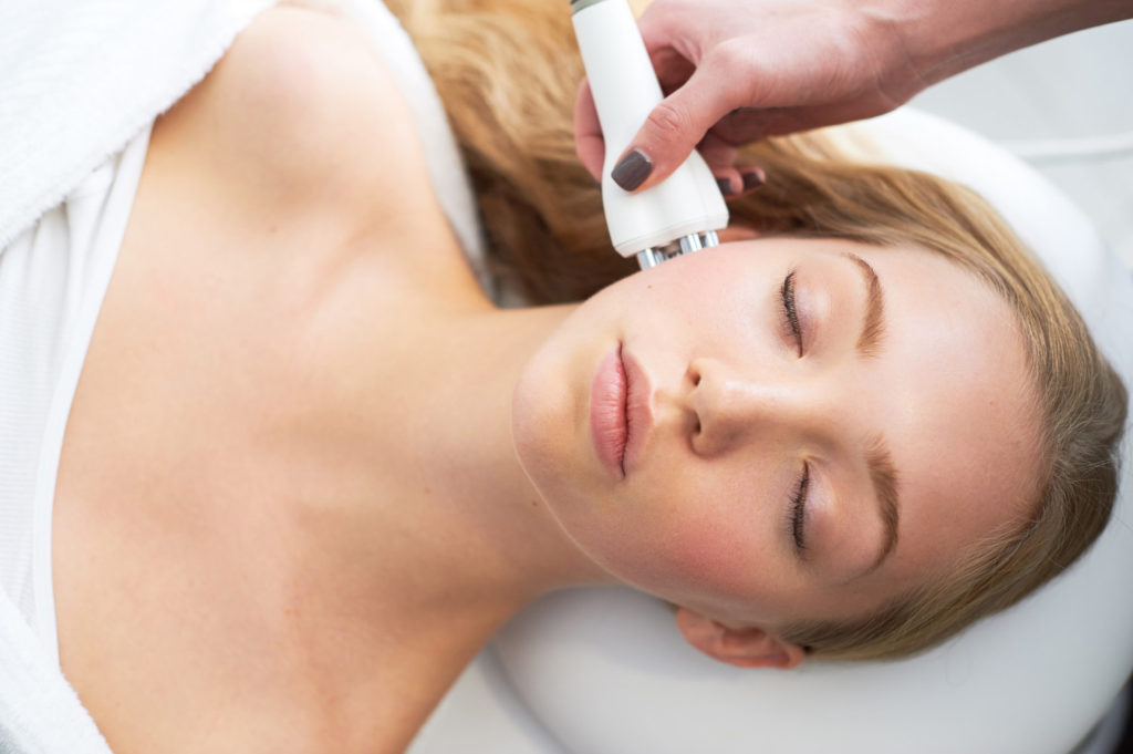 rf-lifting---sovety-i-pokazaniya-k-procedure